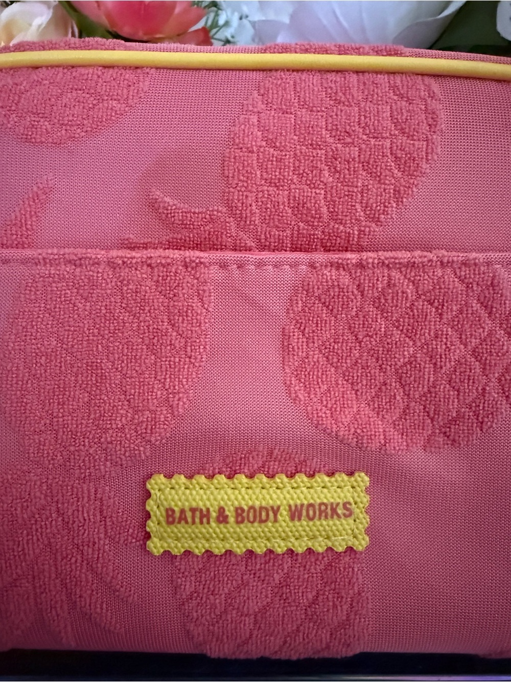 🆕🍍 BATH & BODY WORKS LIMITED EDITION PINK PINEAPPLE COSMETIC BAG. BRAND NEW. - Picture 6 of 8